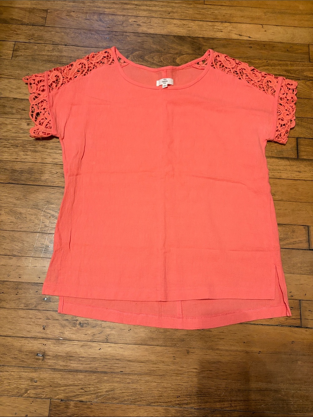 entro Coral Lace-Sleeve Short-Sleeve Blouse